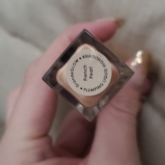 Grande Cosmetics Grandeglow Plumping Liquid Highlighter - Picture 2 of 2
